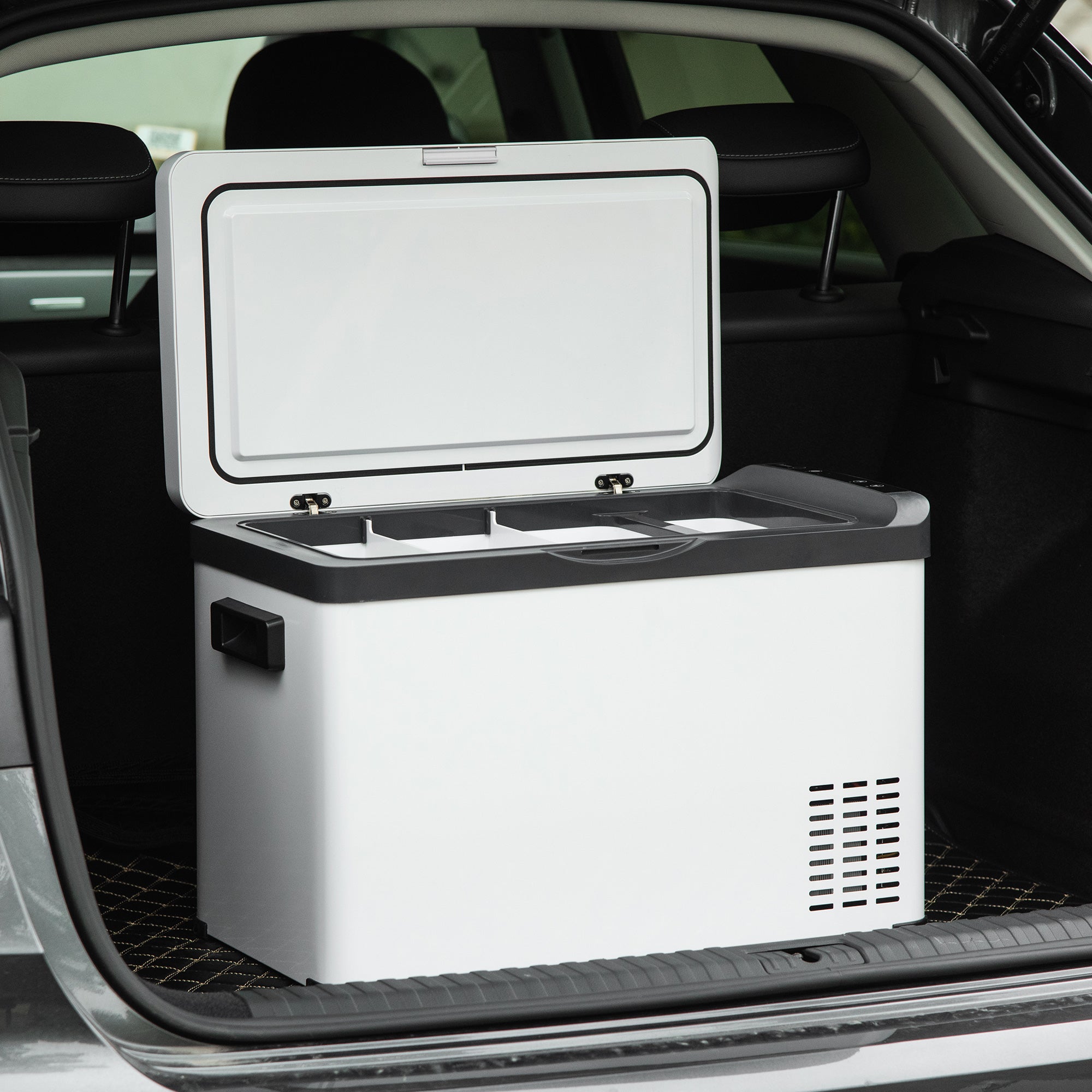 Outsunny Koelbox Auto 30L met Lcd-scherm Compressor Auto Koelkast Elektrische Boot Camper Reizen 12/24V DC en 110-240V AC Wit