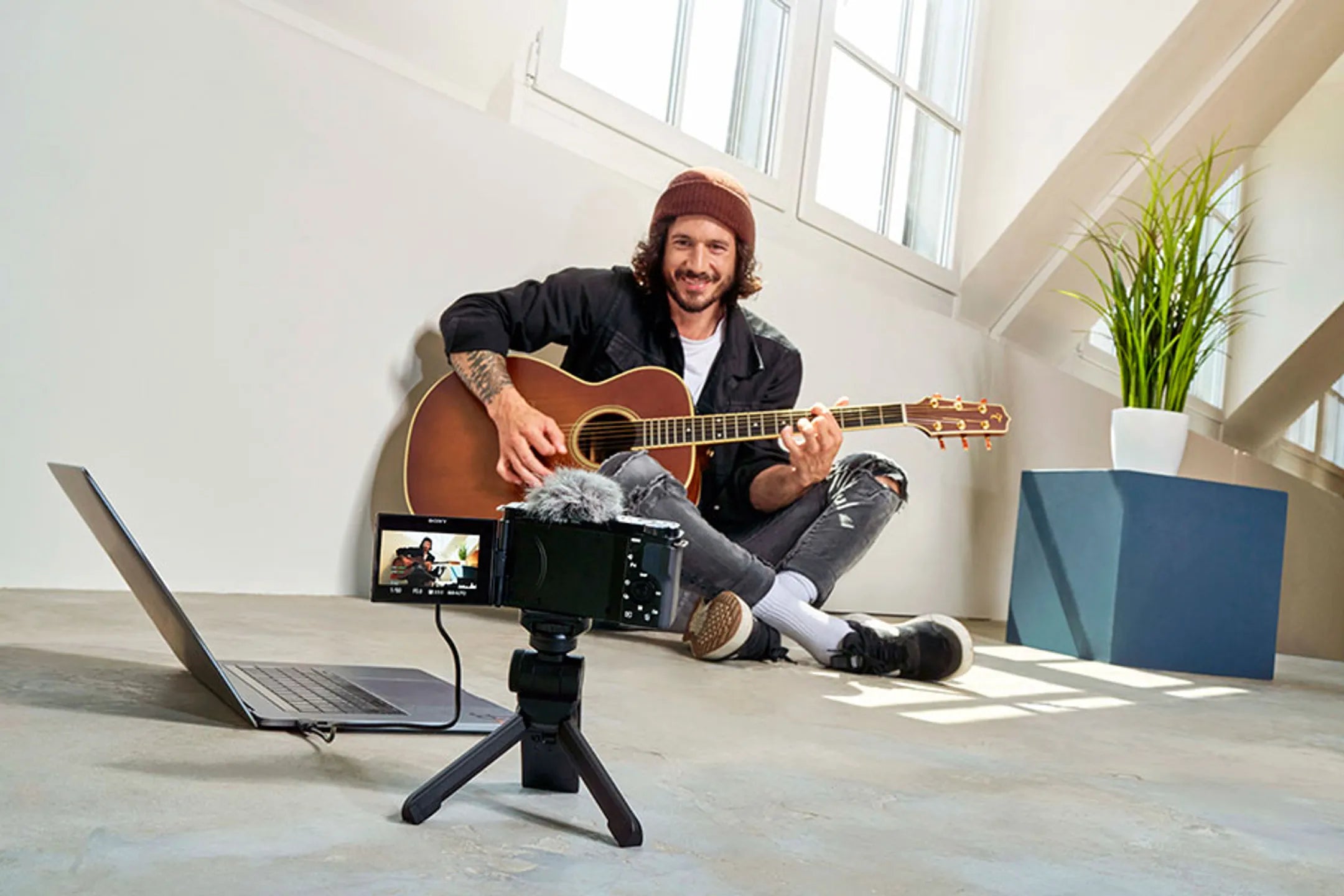 Sony Vlog camera ZV-E10 + 16-50 mm