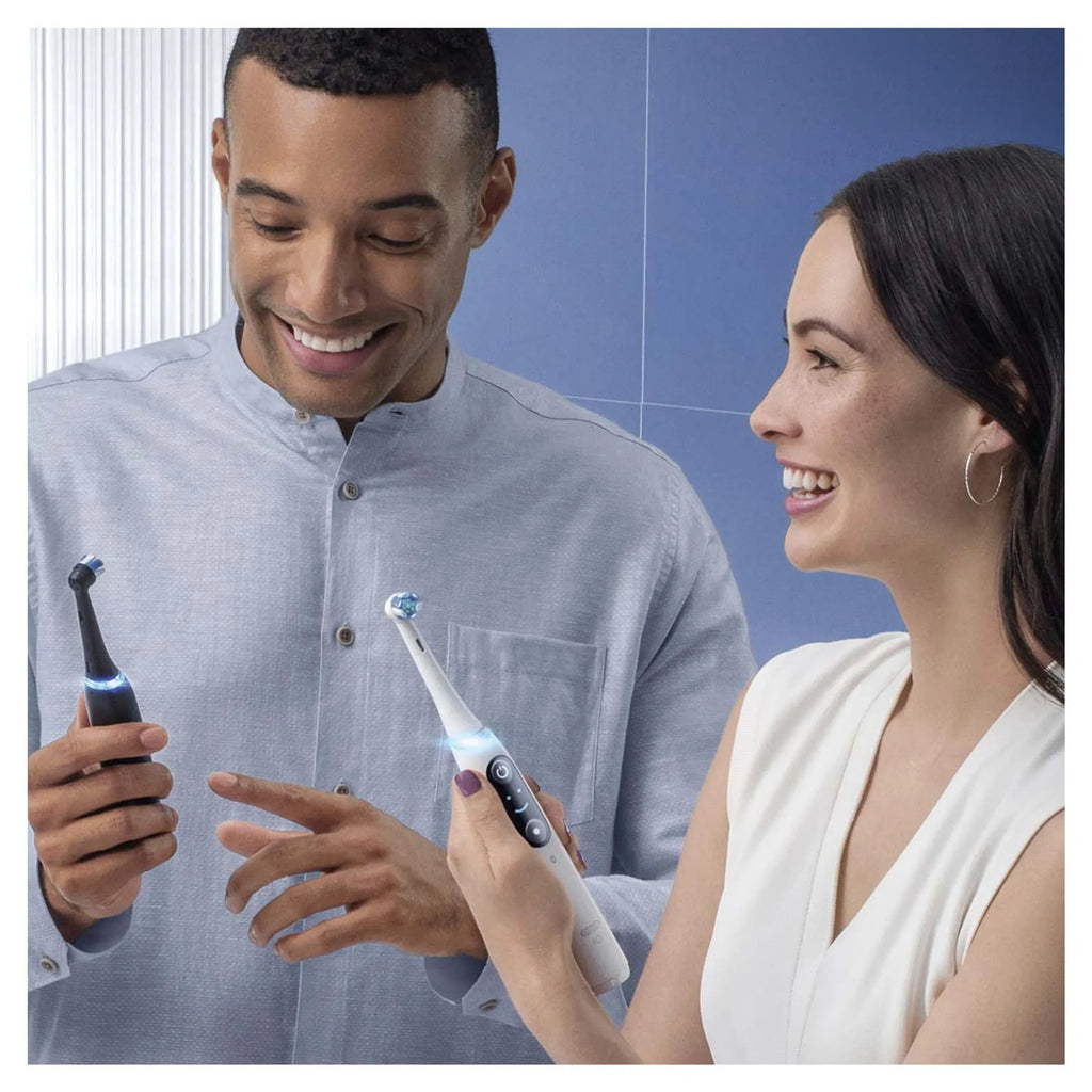 Oral-B Elektrische tandenborstel IO8S BLACK ONYX (+1 REFILL)