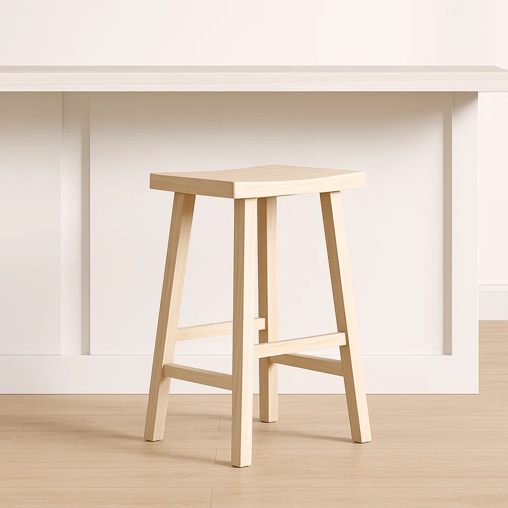 Barstol, trfarvet, tr, egnet til spisestue, 37x46x61cm