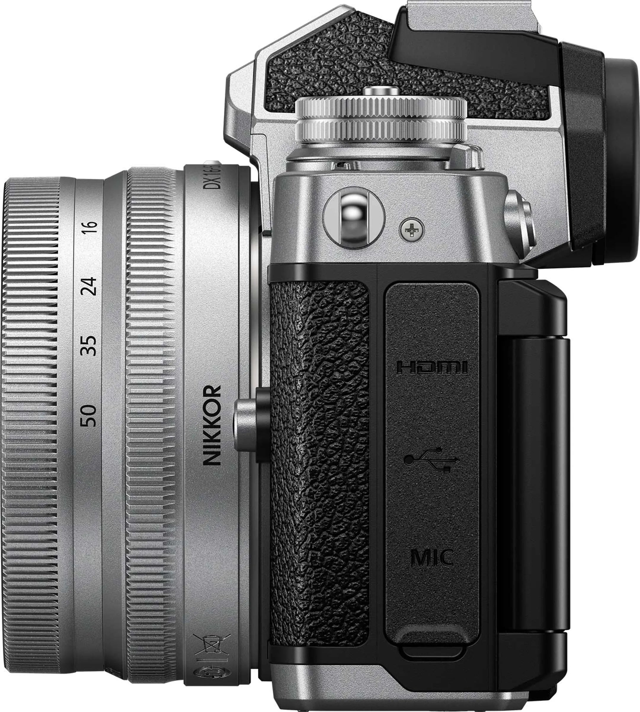 Nikon Z fc + NIKKOR Z DX 16-50 mm f/3.5-6.3 VR Zilver