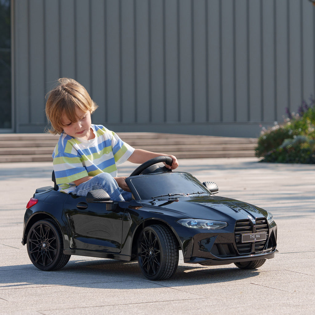 AIYAPLAY Elektrische Kinderauto BMW M4 met Geluid & Licht, 3-5 km/u, Incl. Afstandsbediening, voor 3-5 Jaar, Zwart