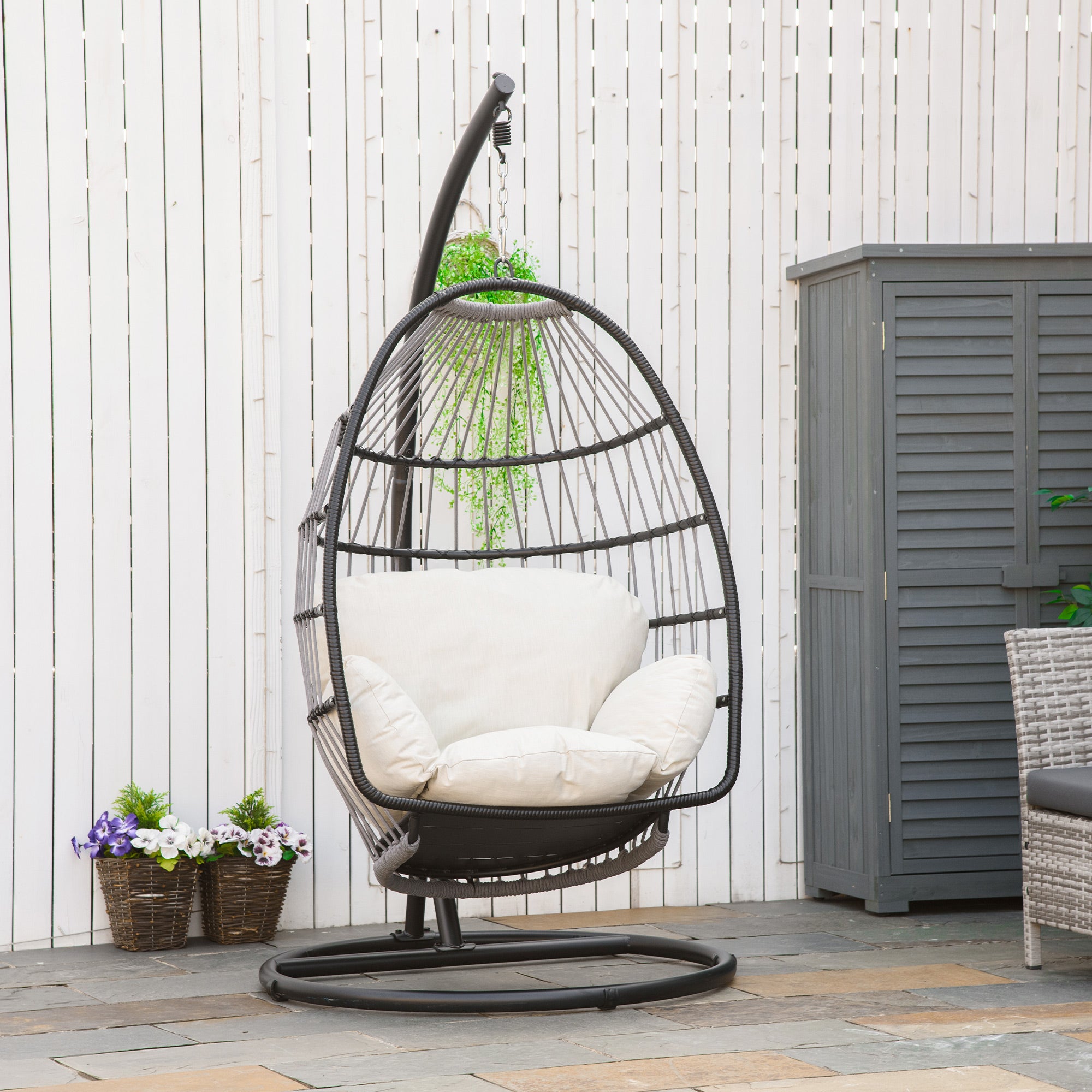 Outsunny hangstoel hangmand met frame hangende schommel hangstoel met kussenmand opvouwbaar metaal zwart + crème wit 101 x 101 x 188 cm